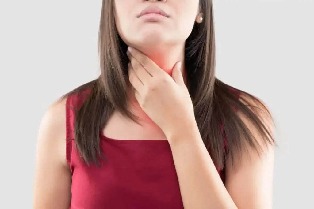 women with throat pain